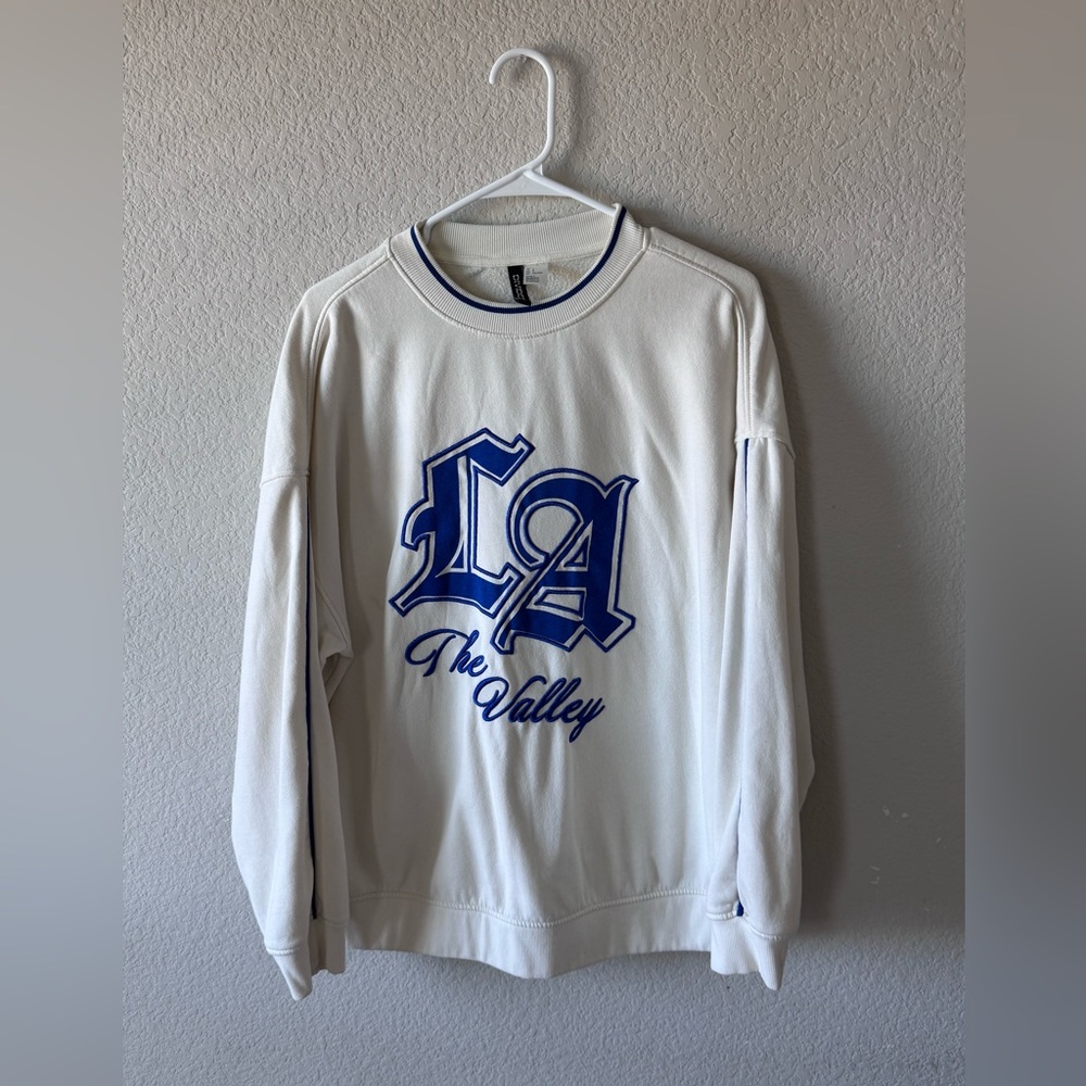 DIVIDED Men’s Embroidered Crewneck